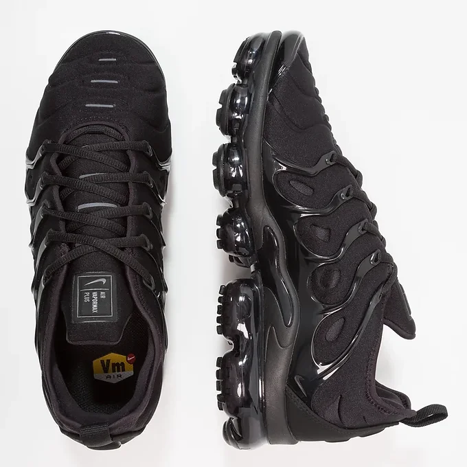 Air Vapormax Plus Black - Image 4