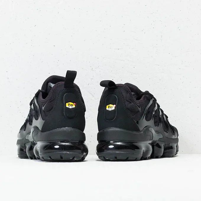 Air Vapormax Plus Black - Image 2