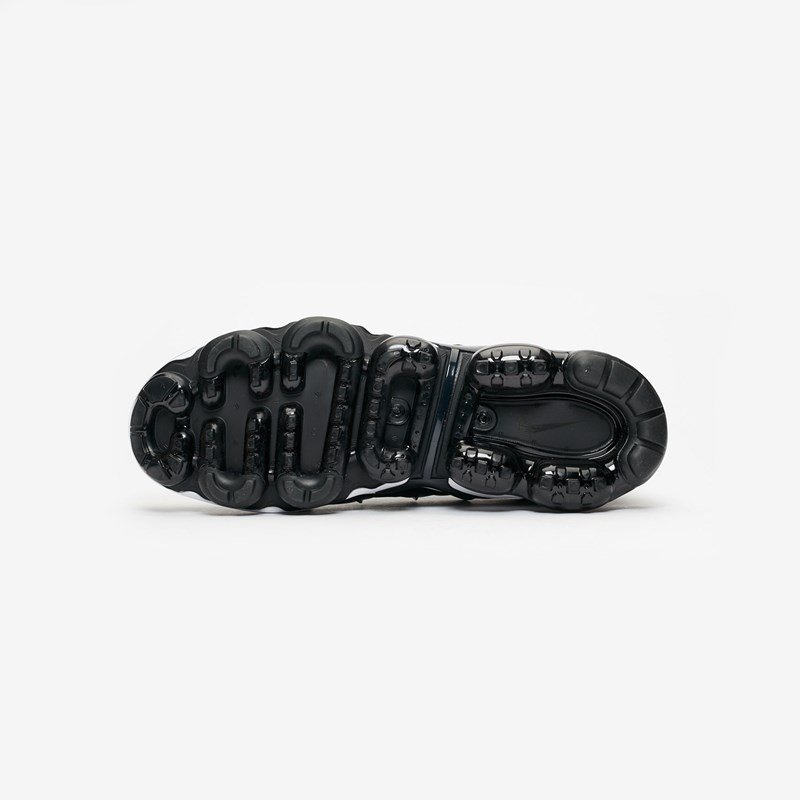 Air Vapormax Plus Black and White - Image 5