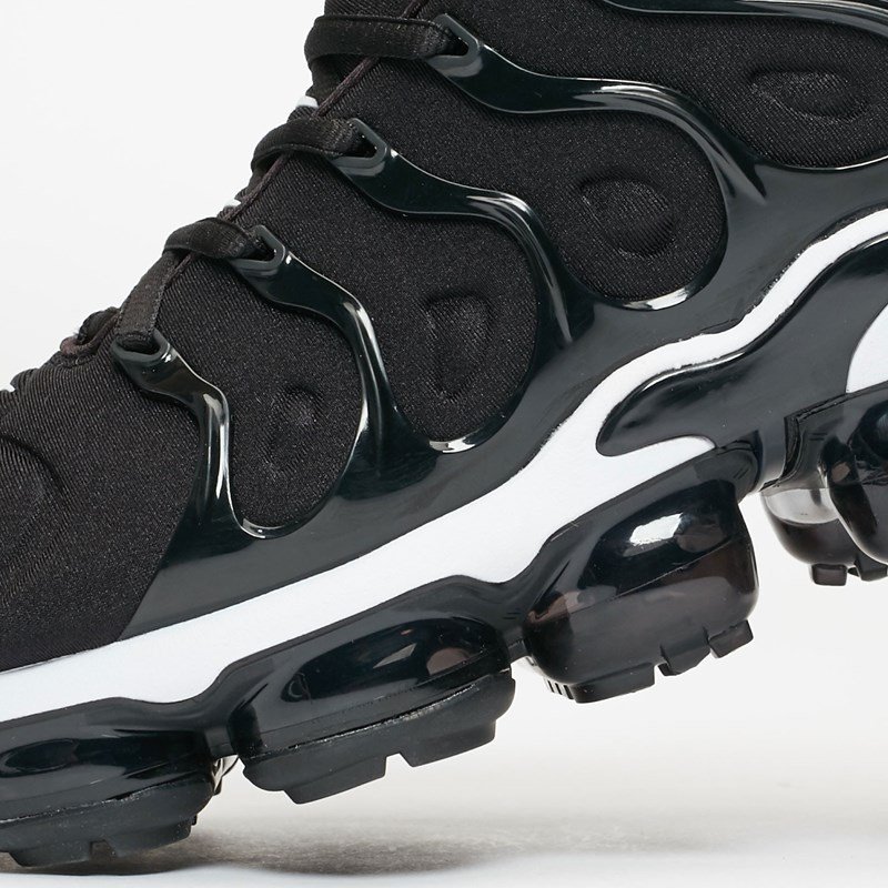 Air Vapormax Plus Black and White - Image 6